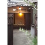 落ち着いた畳の間の玄関