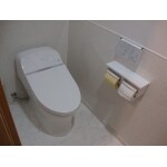 ふたつのトイレをひとつに改装