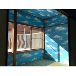 青空のクロスで室内を明るい印象に