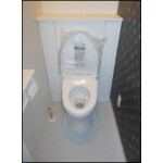 トイレ取替工事、壁紙もイメージアップ