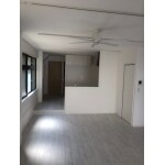 白を基調にシックな空間を。
