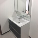 付け置き洗いなどのしやすいスクエアータイプの洗面化粧台
