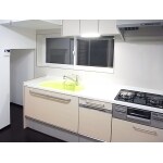 オシャレなライトが引き立つシックなお部屋
