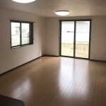 シンプルで広いリビングダイニングへ