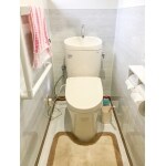 トイレリフォーム　明るく清潔感のあるトイレに