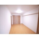 暗かった和室が奥まで明るい洋室に