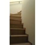 上り下りのしやすく明るい階段を新設