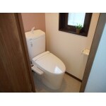 最新設備とクロス張替できれいになったマンショントイレ改装