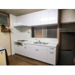 明るいキッチンに
