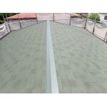 雨音静かな鋼板屋根
