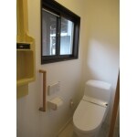 バリアフリーな広々トイレに