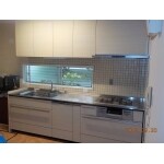 機能的なシステムキッチンへ丸ごと交換。
