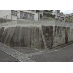 地震に備え、ブロック塀を格子のフェンスに交換