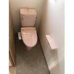 明るく清潔感のあるトイレ