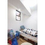 室内窓で明るさを取り入れた子供部屋