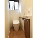 タンクレストイレと手洗い器