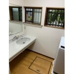 床も新しくなり、清潔感のある洗面脱衣室に。