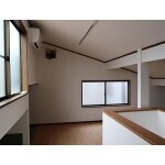 小屋裏収納で収納力UP　階段でラクラク‼