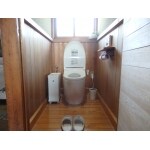 機能性、清掃性が充実した明るいトイレ空間