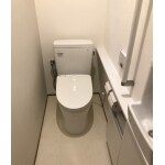 真っ白で清潔感のあるトイレへと全面改装