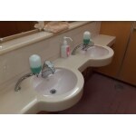 新型コロナ対策で化粧室の水栓をタッチレス化
