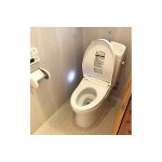 ふたを触らずに使用できるオート開閉トイレで清潔・快適