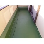 防水層を保護する為に定期的なトップコートの塗布
