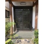 和風のモダンな玄関扉にリフォーム