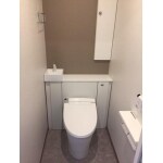 キャビネット付きトイレですっきりした空間