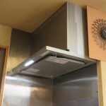 経年で古くなったレンジフードの交換を‼