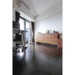 モノトーンで叶えるアーバンスタイル