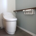 コンパクトで空間を広く使える、タンクレス風トイレ