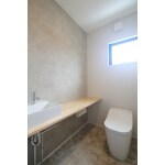 【建替】広々スペースのトイレです