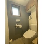 アクセント壁によりオシャレで居心地の良いトイレへ