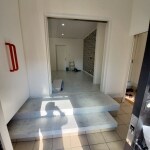 広くて開放的な玄関