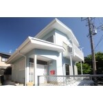 爽やかなブルーの外観