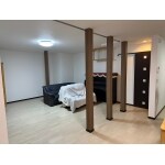 開放的なリビングルームに