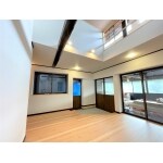 作業場の資材置き場が吹抜のある明るい居室へ