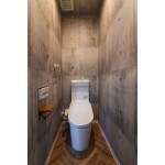【新築】戸建て　トイレ（コンクリート調の壁紙）