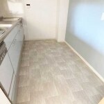 キッチン床のＣＦ・壁紙を貼り替え明るく爽やかに！