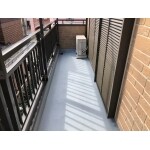 日当たりが良いため細かいクラックが発生したベランダを修復