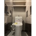 可動棚をつけて既存も活かすトイレが完成