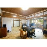 伝統的な造りを活かした和モダンなお部屋