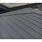 屋根葺き替え工事で地震・倒壊対策へ