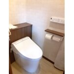 すっきり片付きシンプルで洗練されたトイレ空間