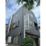 外壁塗装でお店の入り口もきれいになりました！