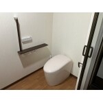 車いすでも使いやすいバリアフリーのトイレに！