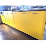 キッチンの扉の面材のお張替と取っ手の交換をしました
