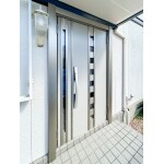 断熱性の高い玄関ドアに取替えました