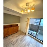 木の質感でナチュラルなお部屋へ